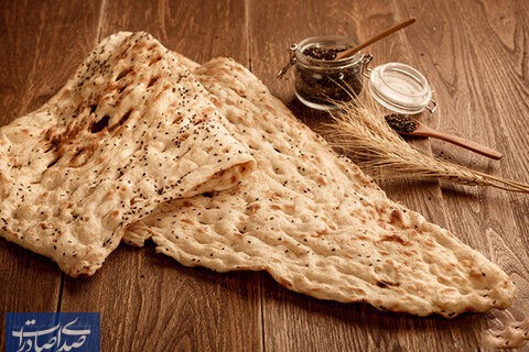 خاندوزی: اجرای طرح نان، مصرف روزانه آرد را کاهش داد